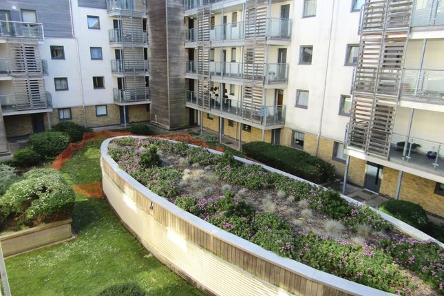 Flat to rent in Kingscote Way, Brighton