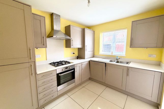 98, Sculptor Crescent, Stockton-On-Tees photo 4