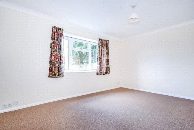 1, Larch Close, Oxford photo 4