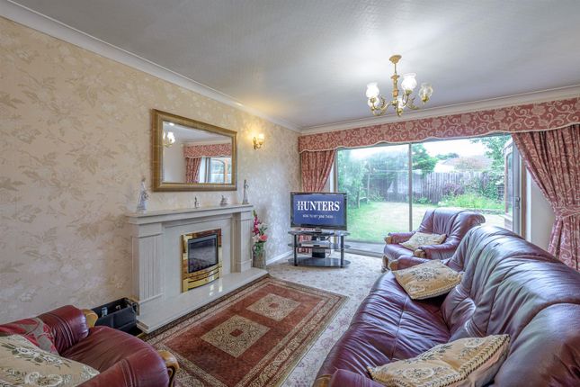 11, Margaret Close, Brierley Hill photo 2