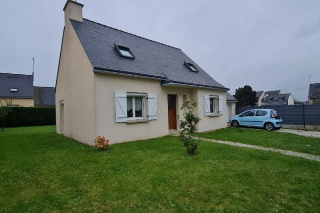 Detached house for sale in Ploermel, Bretagne, 56800, France