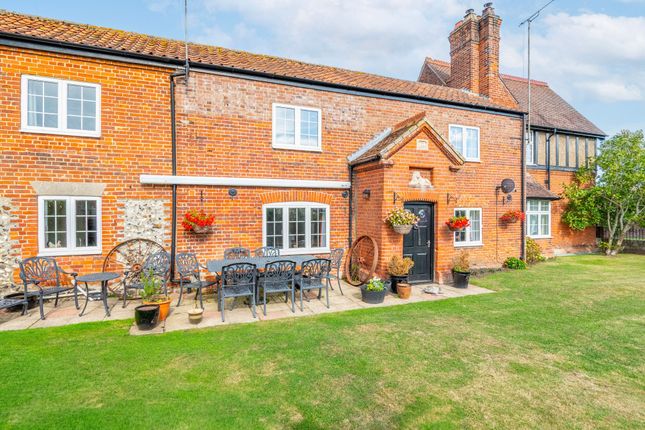 3-bed house on Lion House Martham Road, Great Yarmouth, £300,000