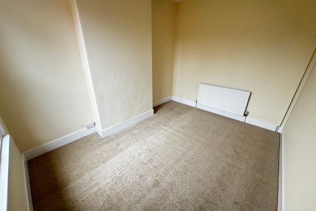 Terraced house to rent in Haden Hill, Finchfield, Wolverhampton