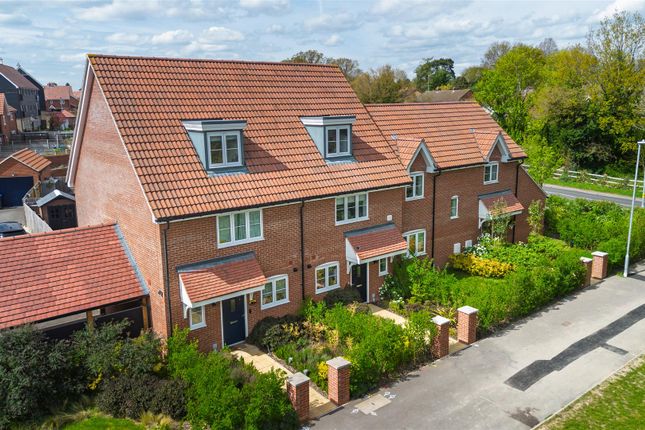 3-bed house on 2, Moore Walk, Bishop's Stortford, £510,000
