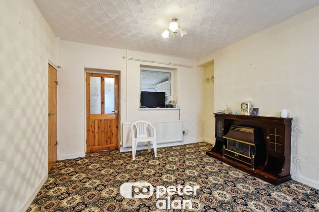 36, Oakland Street, MOUNTAIN ASH photo 3
