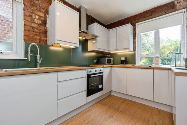 34, Eldon Road, Greater Manchester photo 2