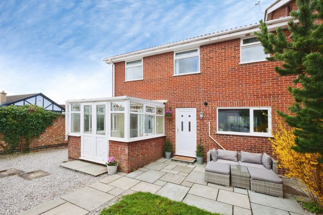 15, Simons Close, York photo 4