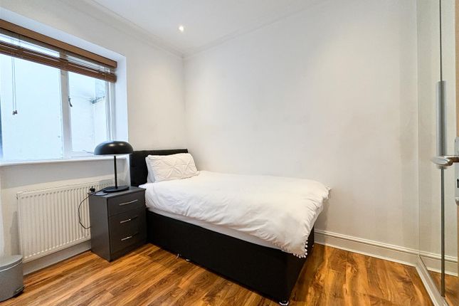 Flat to rent in Queen's Gate Terrace, Kensington