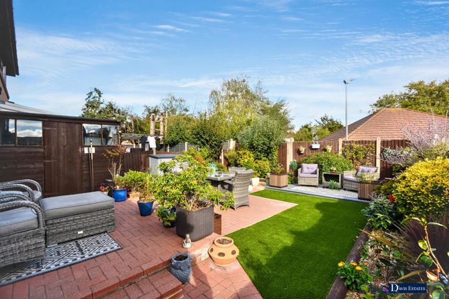 28 Masefield Close, Romford photo 4