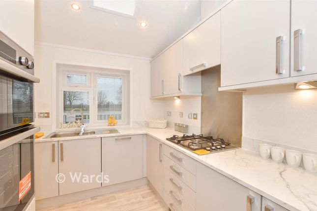 2-bed caravan on 6, Meadow Gardens, Ashford, £230,000