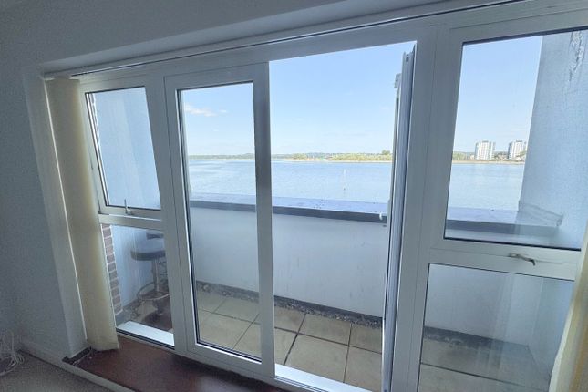 Apartment 12 Aqua, Lifeboat Quay, Poole photo 3