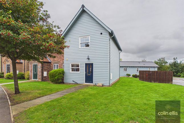 2-bed semi-detached on Sunrise Drive, Filey, £112,500