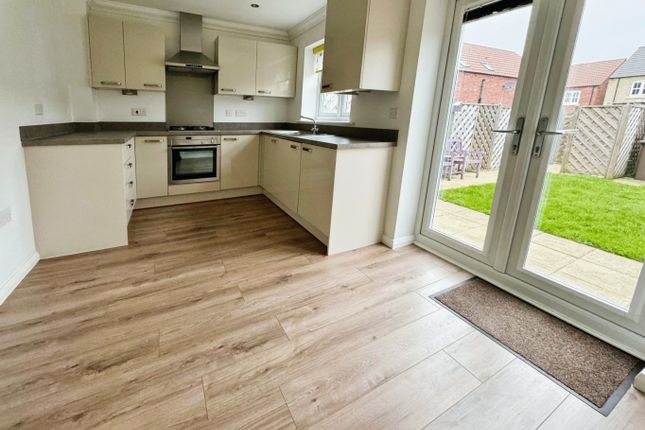 6, Pitsford Close, Lincoln photo 2