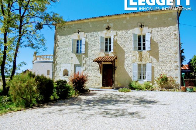 Thumbnail Villa for sale in Saint-Séverin, Charente, Nouvelle-Aquitaine