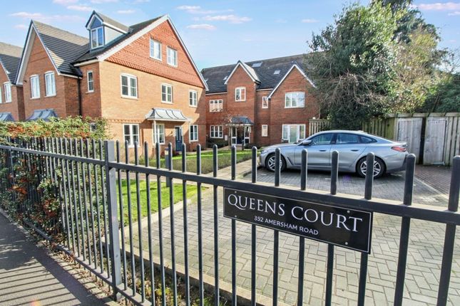 1-bed flat on Flat 14 Queens Court, 352 Amersham Road, Hazlemere, High Wycombe, £240,000