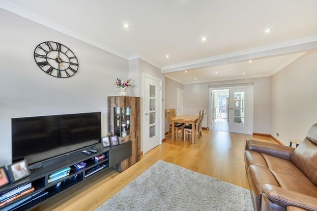 125, Broomgrove Gardens, Edgware photo 3