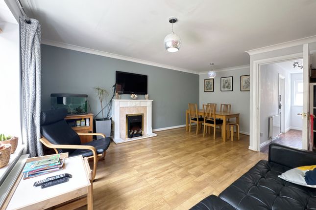 61, Montana Gardens, Sydenham photo 2