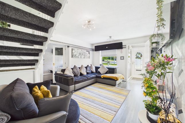 11 Donaldson Green, Uddingston photo 3