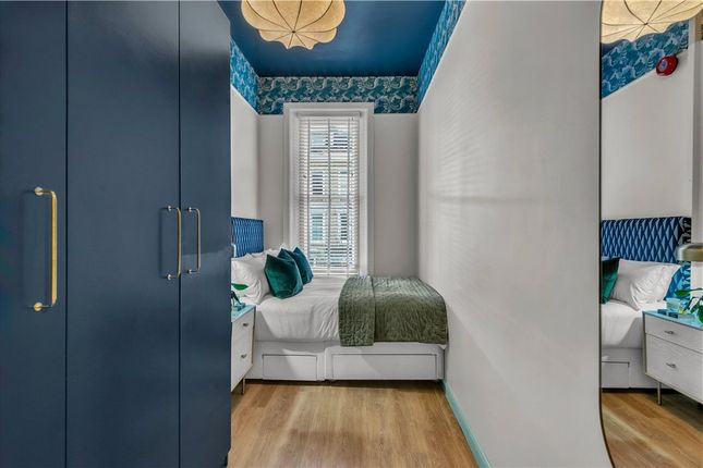 Eardley Crescent, London photo 4