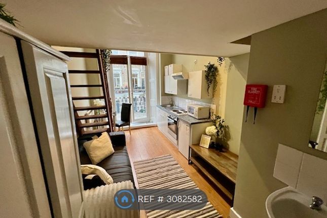 Hogarth Road, London photo 3
