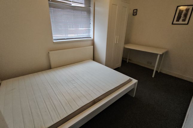 Shared accommodation to rent in Langworthy Road, Salford