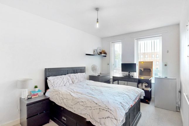 Flat for sale in Titley Close, London