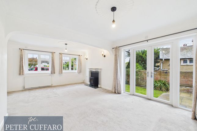 1a Abbotts Way, Ware photo 2