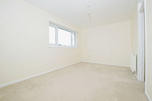 Flat for sale in Kemys Fawr Close, Sebastopol, Pontypool