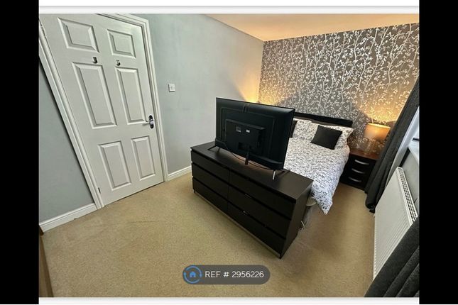 Highfield Court, Liversedge photo 3