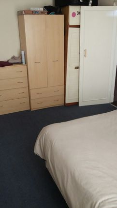 Argie Road, 38, Leeds photo 5