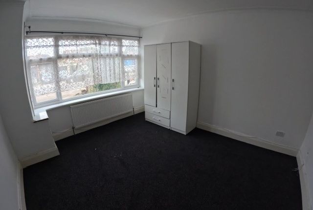 35, Whittington Ave, Hayes photo 3