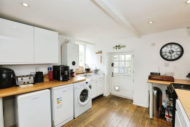 Flat 1, Salisbury House, High Street, Hartfield photo 4