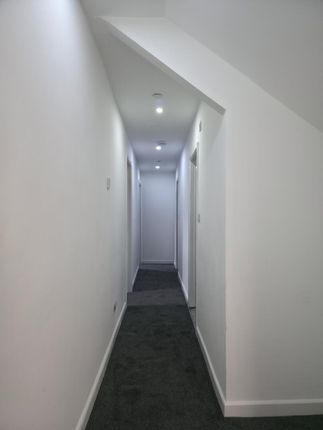 3-bed house on Flat 9, 51-52, Ystrad Road, Pentre, £750/mo