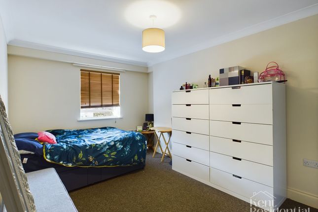 Flat 4, Flamboyant House Union Street, Rochester photo 4