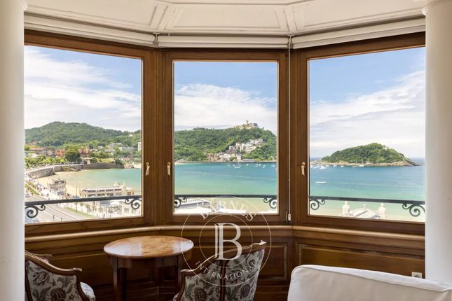 Apartment for sale in San Sebastián, 20001, Spain