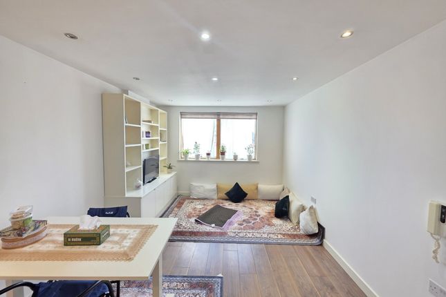 13 15, Church Road, London photo 4