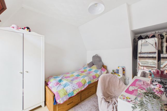 Flat 12, Garth-Mor Court, Old Road, Neath photo 4