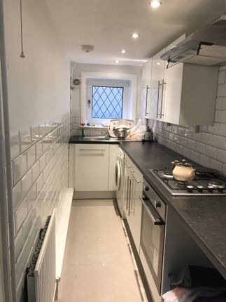 Thumbnail Flat to rent in Spring Crescent, Southampton