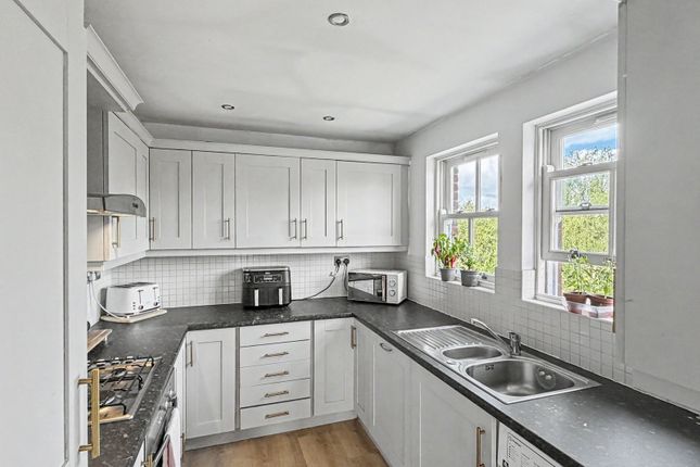 10, Jodrell Drive, Warrington photo 3
