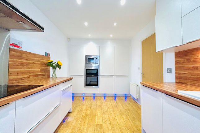 83 Chaise Meadow, Lymm photo 3