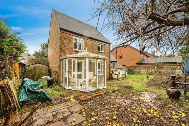 22, Silvermead, Aylesbury photo 3