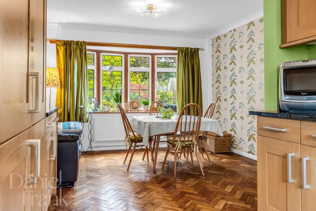 38, Hillcrest Road, Loughton photo 4