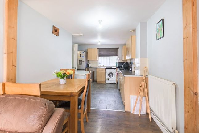 174, Orchard Road, South Ockendon photo 4