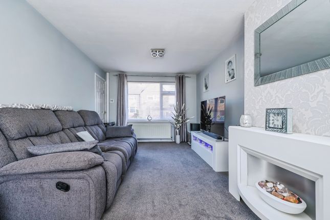 37, Listowel Crescent, Nottingham photo 2