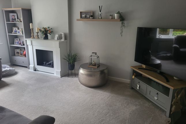 5, Sunningdale Close, Doncaster photo 4