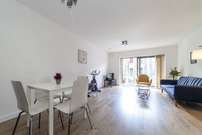 Flat to rent in Town Apartments, Kentish Town, London