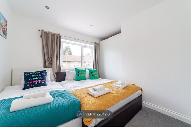 A Meerbrook Road, London photo 2