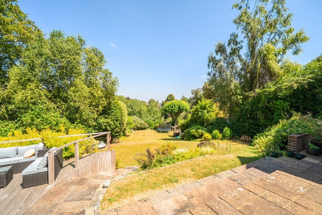 21, Kerrfield, Hampshire photo 2