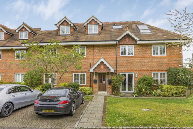 Thumbnail Flat for sale in Millgate Court, Ruscombe Lane, Ruscombe, Reading