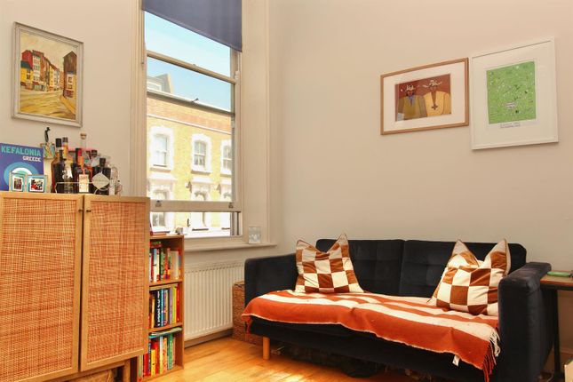 Flat 1, 149, Stoke Newington High Street, London photo 4